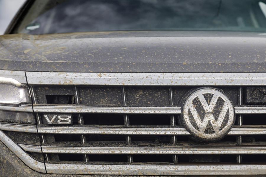Логотип Volkswagen Touareg V8 TDI 2019 года  (WW) (фото 36 из 40)